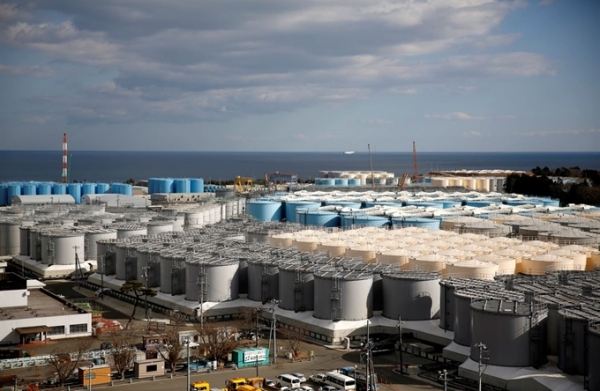 일본 후쿠시마 제1 원자력 발전소 부지 내 처리된 오염수를 보관하고 있는 대형 저장탱크들. [출처=로이터/연합뉴스]