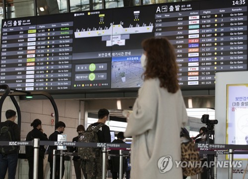 김포공항도 국내선 여객에 기대는 형편이다. 24일까지 국제선은 한편도 없다.