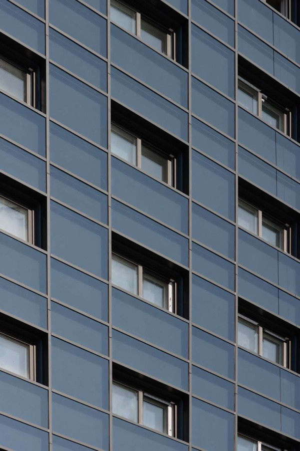 KCC글라스의 커튼월 룩 전용 유리 ‘씨룩스’ 가 시공된 아파트 외벽 모습 (사진=KCC글라스)