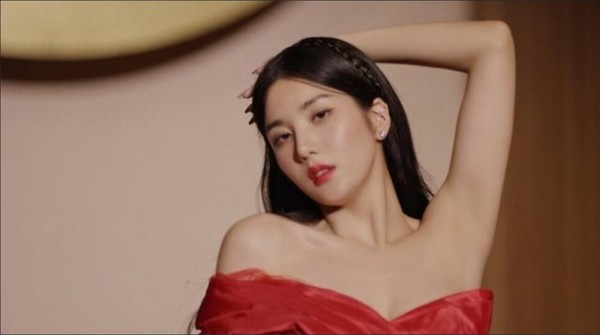 "워터밤 여신" 권은비, 24억원 단독 주택 매입! 서울 성동 송정동에 '새둥지'